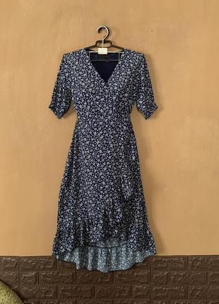 Платье платье на запах синего цвета в цветы размер s m под вискозу