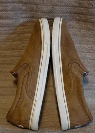 Изящные фирменные кожаные слипоны карамельного цвета ugg australia 37 р. ( 23,5 см.)8 фото