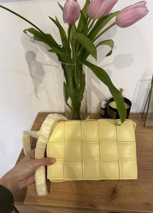 Лимонная сумочка весенняя в стиле ботега botega