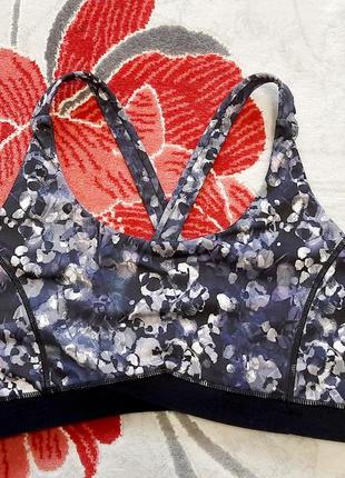 Спортивный топ.