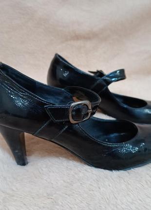 Продам кожаные туфли