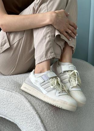 Кроссовки adidas forum cream white