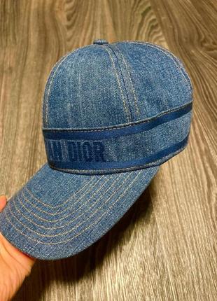 Кепка джинсовая, очень стильная, в идеальном состоянии
