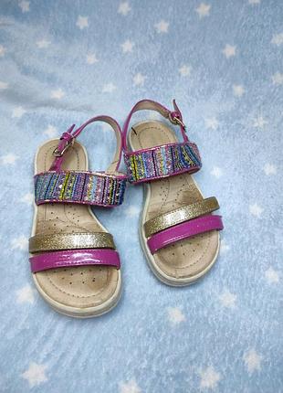 Босоніжки сандалі 2