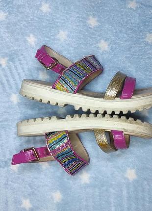 Босоніжки сандалі 4