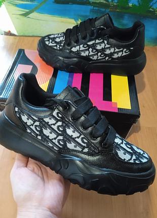 Кроссовки женские демисезоны