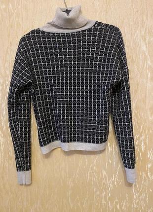 Жіночий костюм