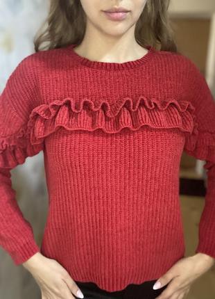 Кофта зимняя весенняя красная с рюшами свитер