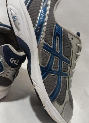 Беговые кроссовки asics.
очень хорошее состояние.
стелька 29 см.