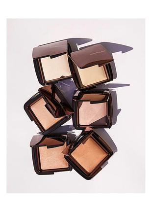 Пудра з ефектом сяйва hourglass ambient™ lighting finishing powder ethereal light 10 г7 фото