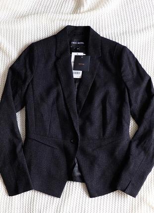 Новый черный приталенный пиджак, не тянется, размер 42