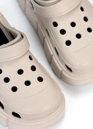 Невероятно удобные бежевые кроксы crocs - выбери себе оттенок по душе 😻3 фото