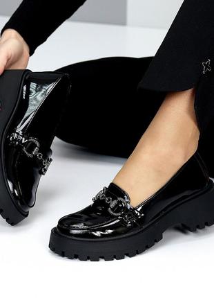 Черные лаковые глянцевые женские кожаные туфли лоферы натуральная кожа8 фото