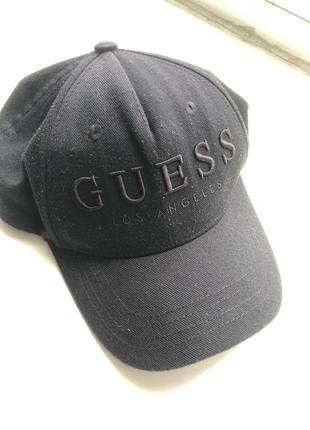 Кепка guess