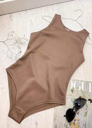 Бежевый боди из эластичной ткани