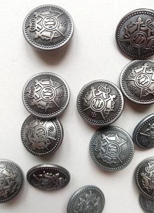 Металлические пуговицы с эмблемой