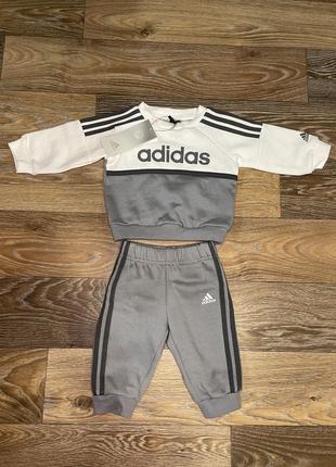 Костюм на хлопчика adidas