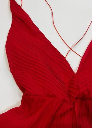 Платье плиссированное красное с v вырезом missguided2 фото