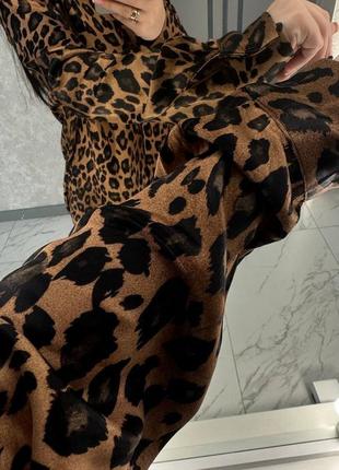 Женская рубашка оверсайз с леопардовым принтом2 фото