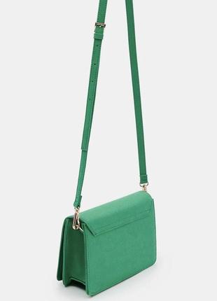 Яркая зеленая сумочка от mohito2 фото