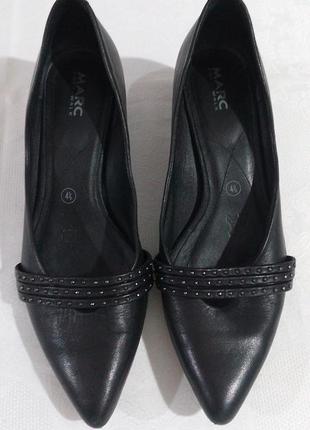 Якісні шкіряні туфлі човники на маленкому туфельки кітен хіл