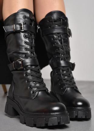 Сапоги женские демисезонные черного цвета на высокой подошве ботинки на шнуровке