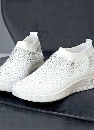 Белые легкие текстильные женские кроссовки в стразах цвет на выбор доступная цена9 фото