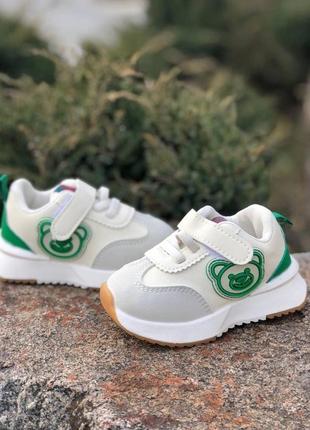 Детские кроссовки, обувь для мальчиков и девушек.