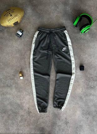 Спортивные штаны nike