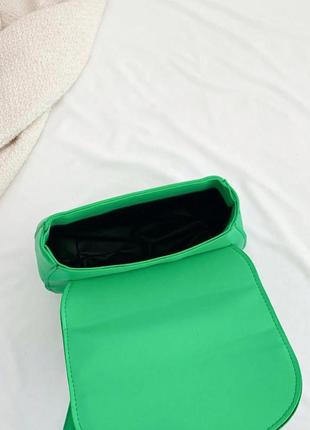 Женская классическая сумка 10276 кросс-боди на ремешке через плечо зеленая6 фото