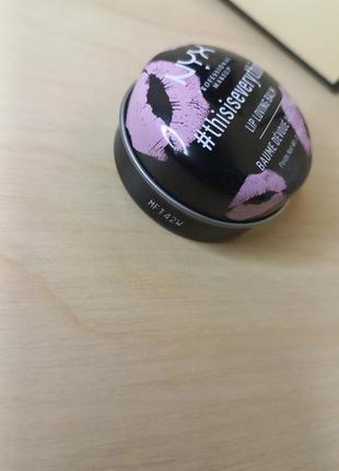 Nyx professional

блиск бальзаму для губ зволожувальний блиск Нікс помада5 фото