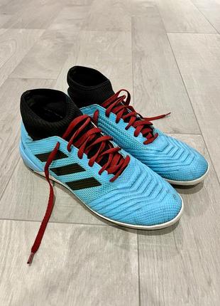 Футбольные сороконожки adidas predator 44р.
