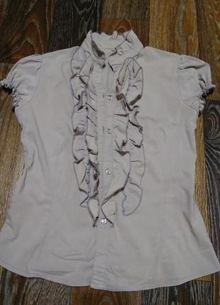 Симпатичная  блузка с рюшами