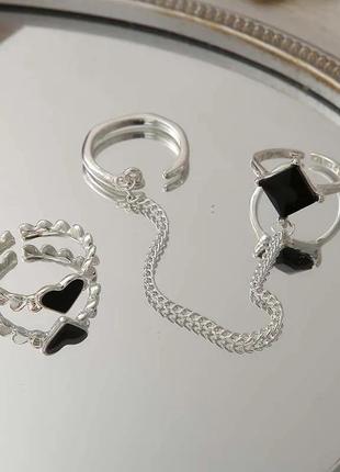 Сет кольца с цепочкой и черным кристаллом сердечко серебристые бижутерия7 фото