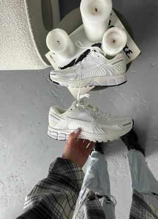 Кросівки nike zoom vomero 5 white6 фото