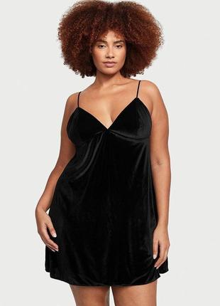 Пижамное платье женское victoria's secret velvet slip dress s черный