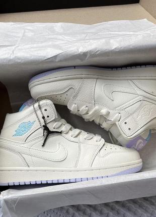 Женские кроссовки nike air jordan 1 retro milk blue джордан молочного с голубыми цветами