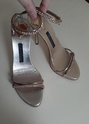 Босоніжки alberto vinturini