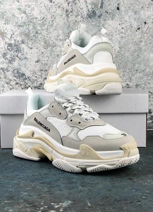 Жіночі кросівки balenciaga triple s8 фото