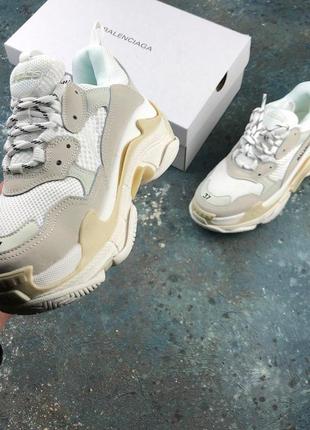 Жіночі кросівки balenciaga triple s7 фото