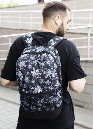 Рюкзак черный с принтом гербари