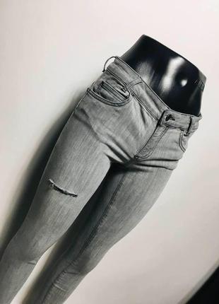 Оригинал джинсы серые скинни с разрезами liu jo2 фото