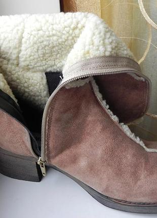 Зручні чобітки на широку ніжку з стійким каблуком 41р.