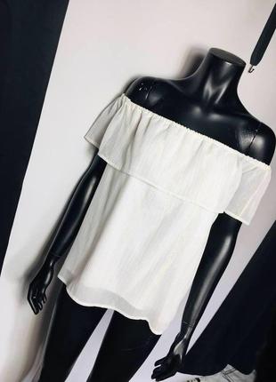 Новий топ по плечах із люрексом lola & liza