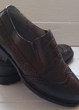 Кожаные классические туфли р.35