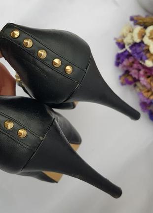 Стильные туфли босоножки bata с бантиком и шипами4 фото