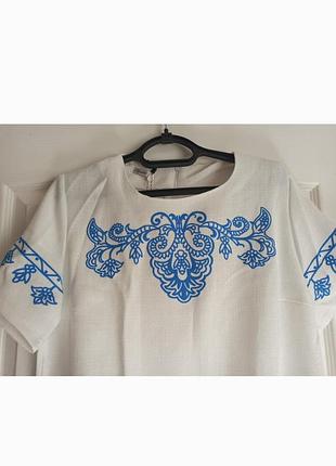 Белое платье с узором 2