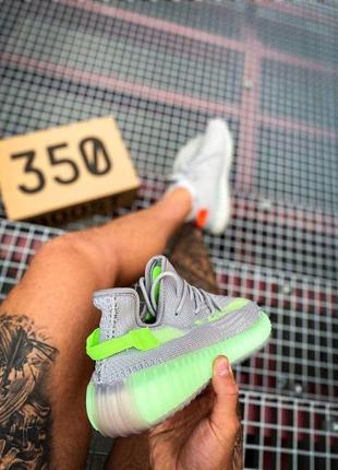 Мужские кроссовки  adidas yeezy boost 350 v2 "wolf grey/green glow"5 фото