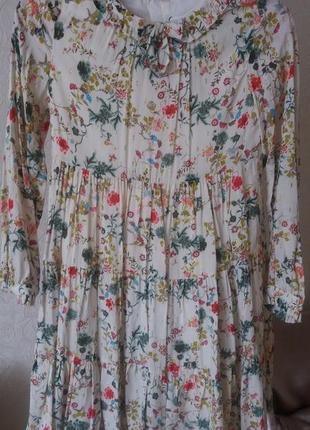 Красивенное нежное вискозное платье на коттоновой подкладке для девочки. 140 см.