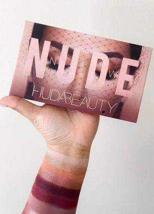 Huda beauty nude палетка теней